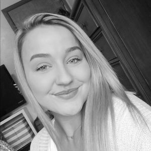 Meet your Posher, Makayla